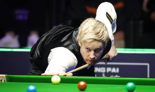 地展示出一 地展示出一