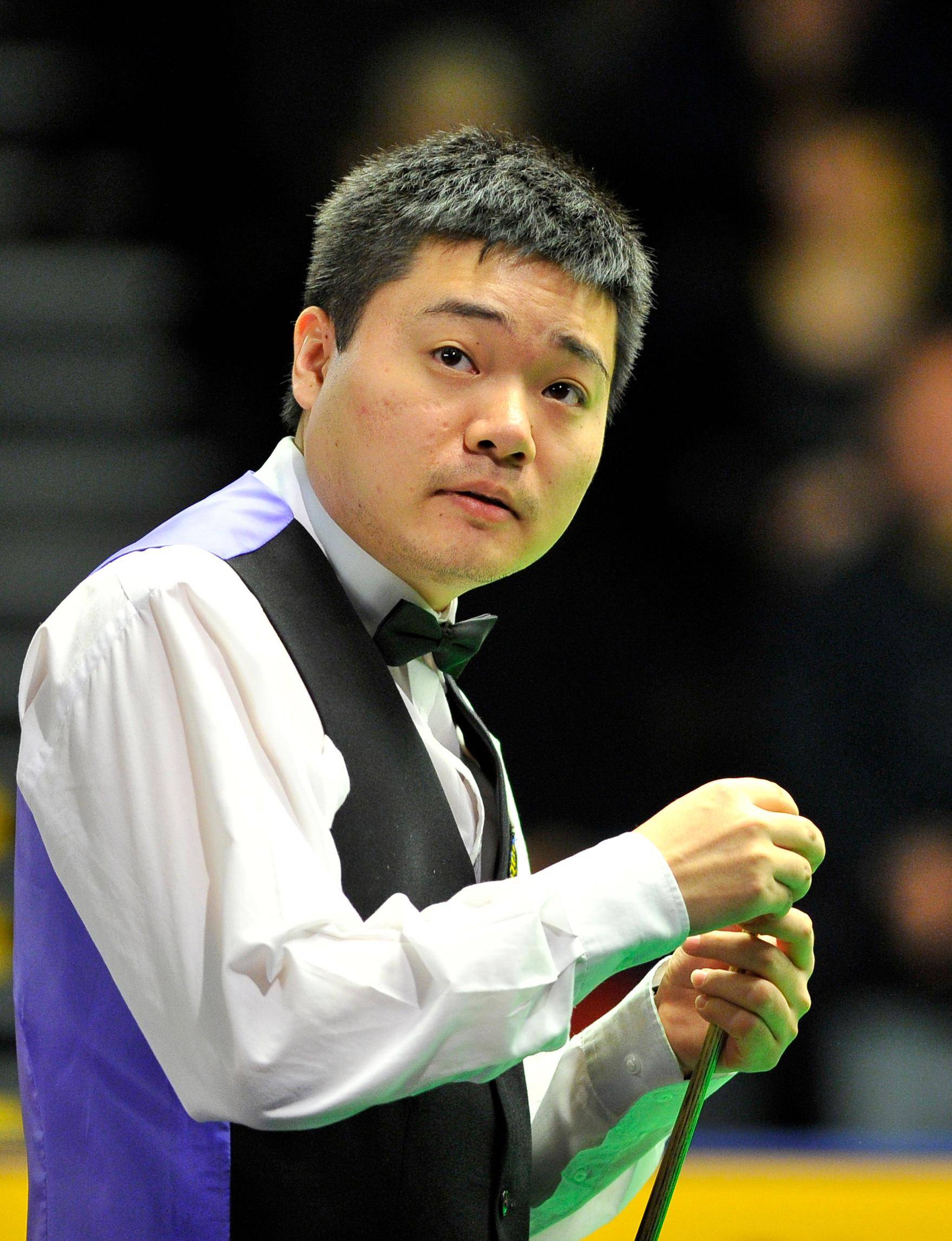 的三角关系 的三角关系